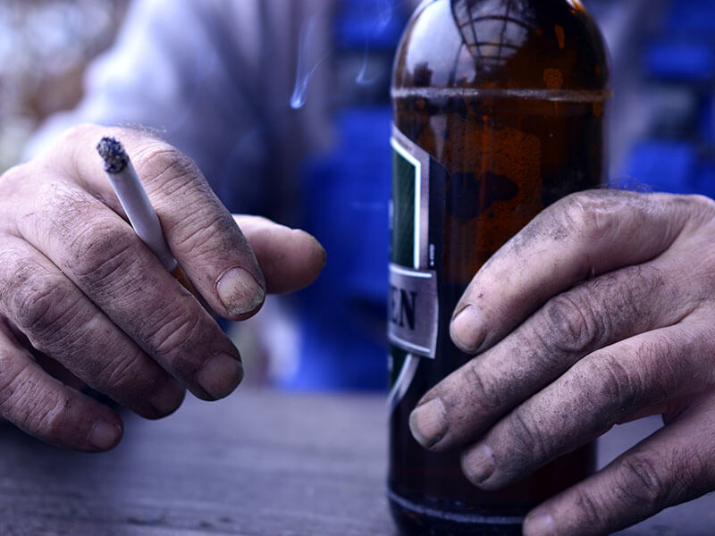 Vor allem hilft eine Entgiftung bei ungesundem Leben. Dabei kommt über The Root eine Ausleitung von Folgen von Alkohol, Nikotin und Schwermetallen zum Tragen.